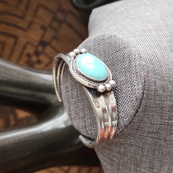 Stunning Vintage Native American Navajo Turquoise and Sterling Bracelet π - Picture 12 of 15